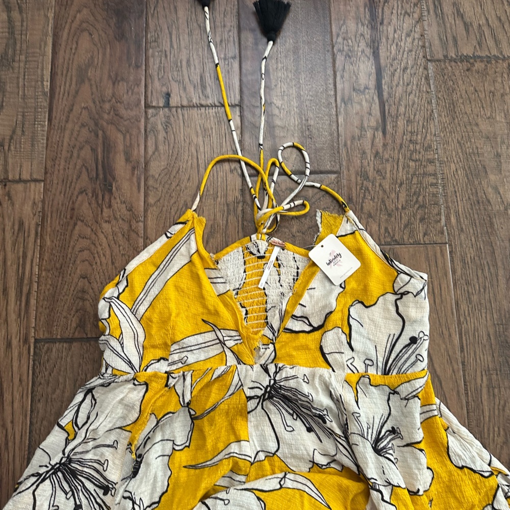 Free People | Say You Love Me Floral Onesie
Yellow floral romper NWT Small - Picture 7 of 8